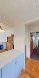 City Centre - 3 Bedrooms - Photo 3