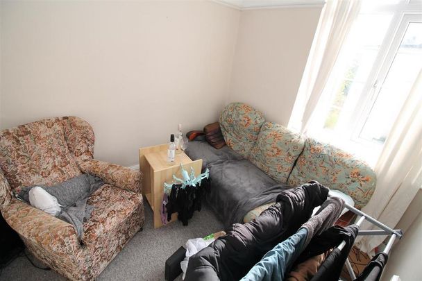 4 bedroom terraced house to rent - Photo 1