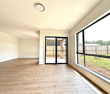 Brand New Double Storey 5-Bedroom Family Home with Double Garage - Photo 3