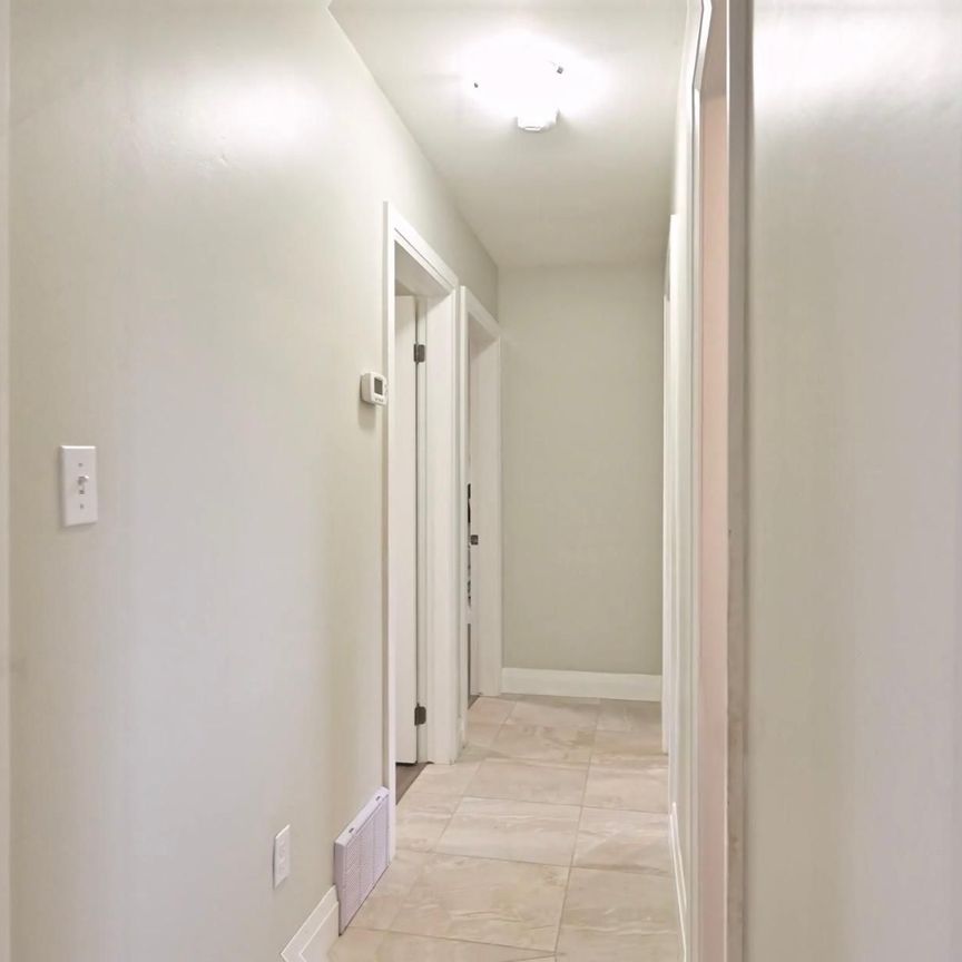 For Lease - 33 Renwick Avenue, Cambridge, Ontario - Photo 1