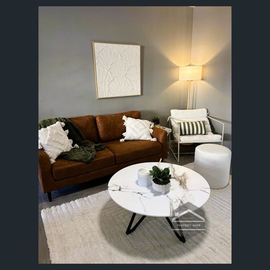 Executive Modern Unit - Photo 1