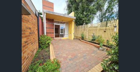 Bayside Living - Photo 2