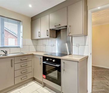 A well situated three bedroom house - Photo 4