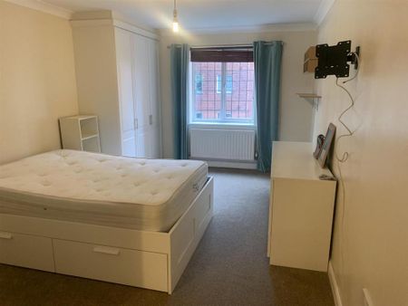 2 bedroom apartment to rent - Photo 3