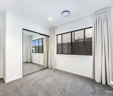 Luxurious Four Bedroom Terrace Home - Photo 3