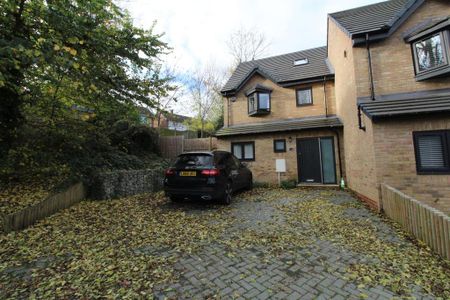 3 bedroom terraced house to rent - Photo 3