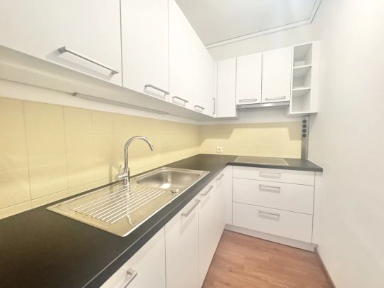 Sonnige 2-Zimmer-Wohnung mit Balkon in der Terrassenhaussiedlung, Graz - Photo 1
