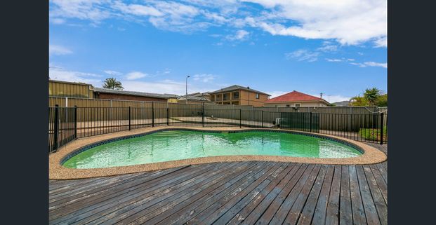 MODERN HOME WITH SPLIT A/C, & IN-GROUND POOL - Photo 1