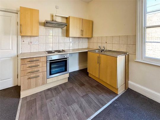 Studio to rent - Photo 1