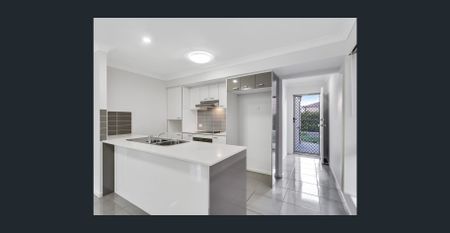 4 bedroom Modern Townhouse - Photo 3