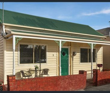Well-Located Victorian Home Just Moments from Victoria University! - Photo 4