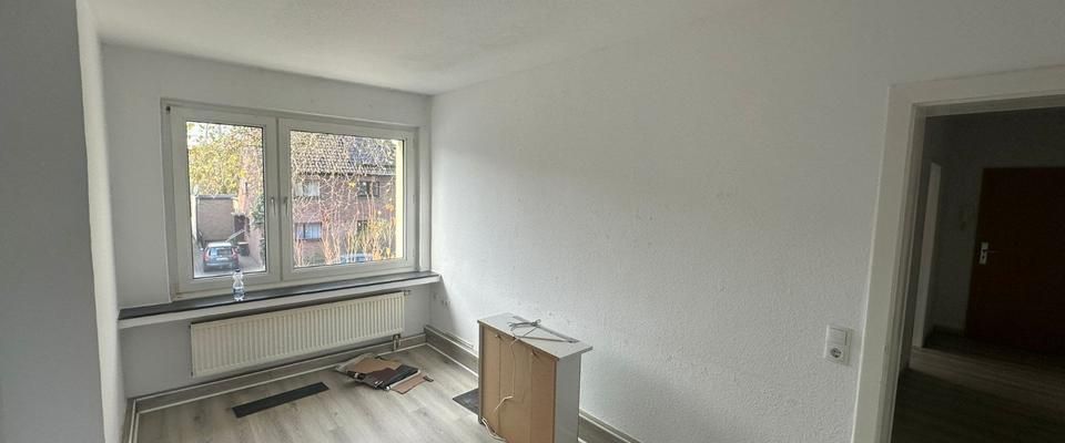 Tolle Wohnung: 1OG, 2 Zimmer Balkon Keller Stellplatz in Walsum - Photo 1