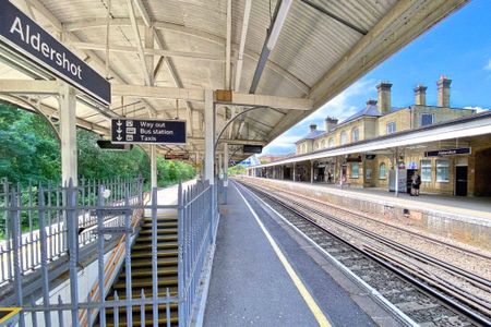 Gable End, Victoria Road, Aldershot, GU11 - Photo 4