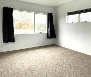 3 Bedrooms with 1 Bathroom - Photo 5