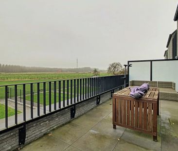 Recent twee slaapkamerappartement met ruim terras van 20 m² en staa... - Photo 2