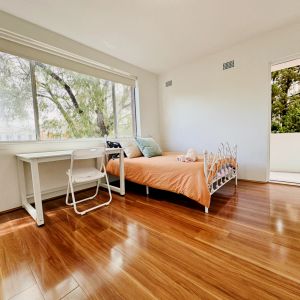 2 bed 1 bath - Photo 2