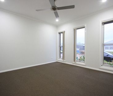 Great Family Four Bedroom Home in Willowdale Estate - Photo 1