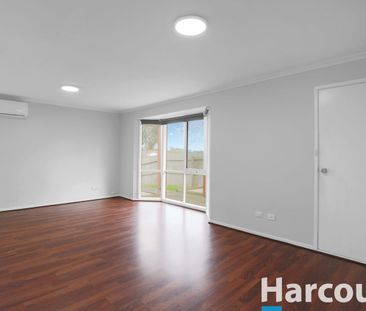 17 Randall Crescent, Moe, Vic 3825 - Photo 6