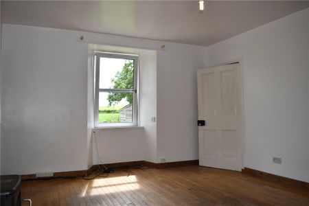 5 bedroom detached house to rent - Photo 2