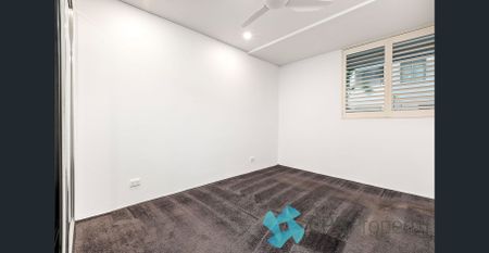 SPLIT-LEVEL TWO BEDROOM RESIDENCE IN THE HEART OF VIBRANT SURRY HILLS - Photo 5