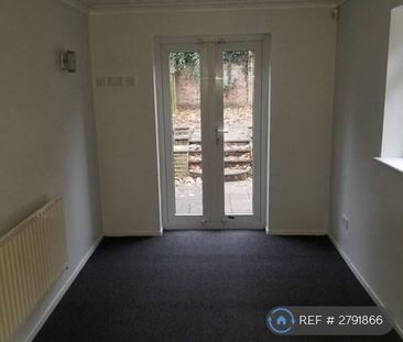 3 bedroom detached house to rent - Photo 2