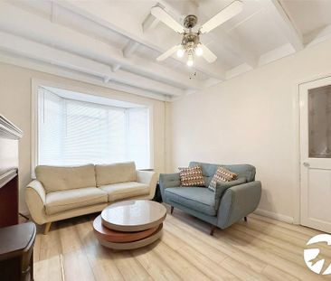 3 bedroom semi-detached house to rent - Photo 2