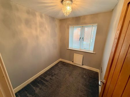 3 bedroom House To Let - Photo 2