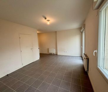 Location Appartement 1 pièce 32m² ANGERS 49000 - Photo 2