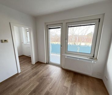 2-Raum-Wohnung mit Balkon Nähe Krankenhaus - Steinfeldstraße 17/15 - Photo 1