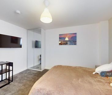 1 bedroom in a house share to rent - Photo 5