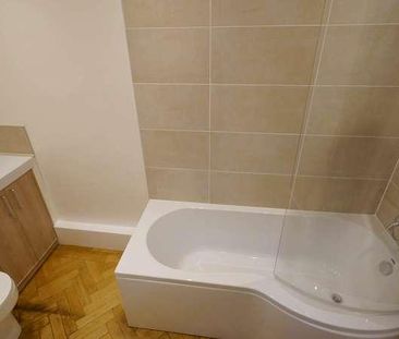 Town Centre, Hatfield, AL10 - Photo 2