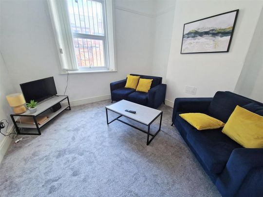 1 bedroom in a house share to rent - Photo 1