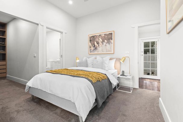 25 Raynes Street, Caulfield South VIC 3162 - House For Rent | Domain - Photo 1