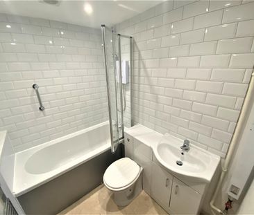 Oulton Road, Stone, Staffordshire ST15 8EB - Photo 5