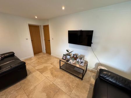 1 bedroom ground floor maisonette to rent - Photo 2