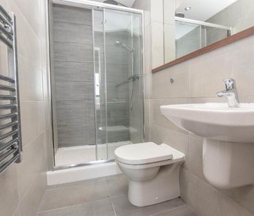 2 bedroom flat to rent - Photo 6