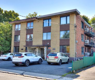 Unfurnished 4 1/2 Apartment In LeMoyne - Photo 2