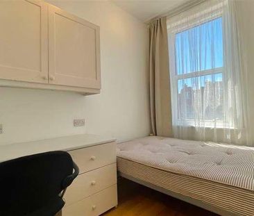 Finchley Road, London, NW3 - Photo 3