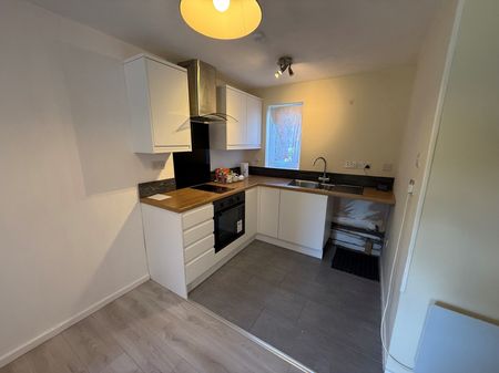 1 bedroom studio to rent - Photo 3