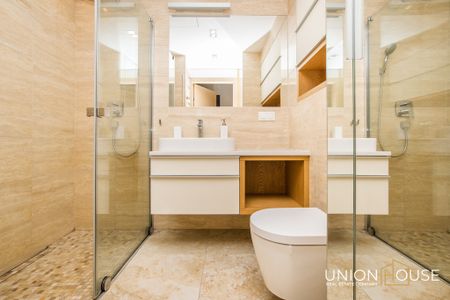 Kraków, Kraków-Śródmieście, Sukiennicza - Photo 2