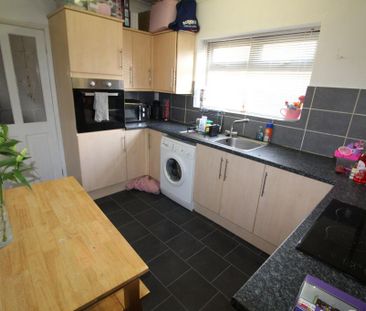 2 bedroom semi-detached house to rent - Photo 2