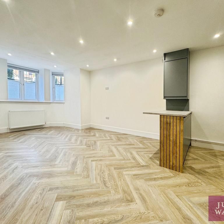 3 bedroom flat to rent - Photo 1