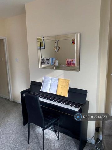 1 bedroom flat to rent - Photo 2