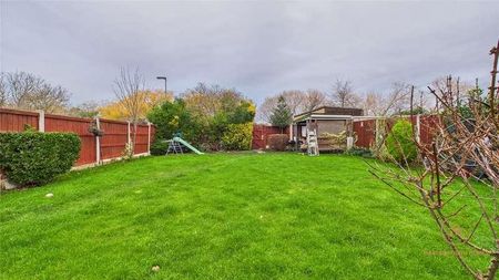 Western Avenue, Dagenham, RM10 - Photo 3