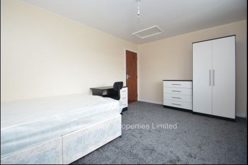 3 Bedroom Houses in Hyde Park - Photo 1