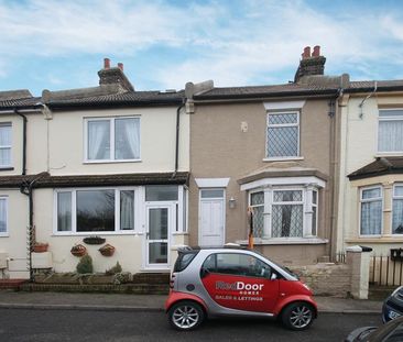 Layfield Road, Gillingham - Photo 6