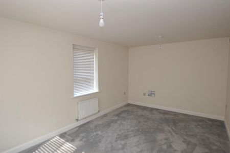 3 bedroom House To Let - Photo 2