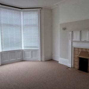 Beautifully refurbished shared house, quiet location - Photo 2