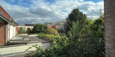 Appartement te huur in Borgerhout voor € 800 met 1 slaapkamer - Foto 2