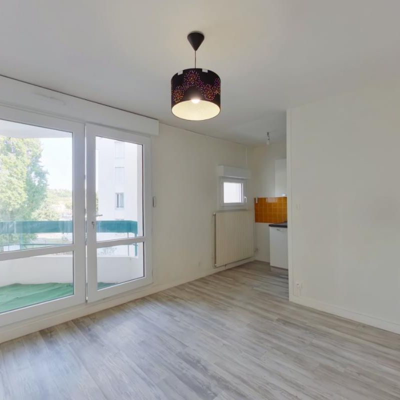 Location Appartement 1 pièce 27m² CHATELLERAULT 86100 - Photo 1
